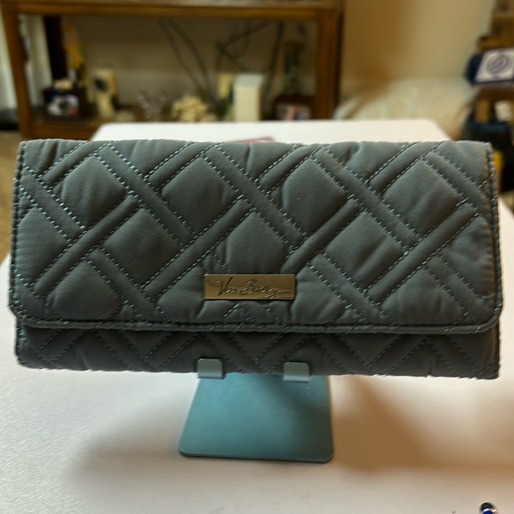 No vera Bradley wallet